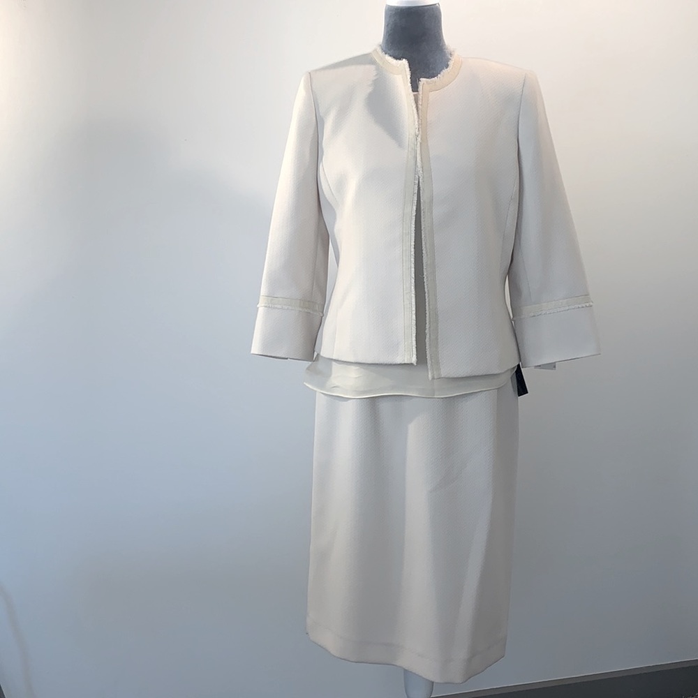 Kasper Secret Garden Bisque 3 piece skirt suit size 6 cream and tan never NWT